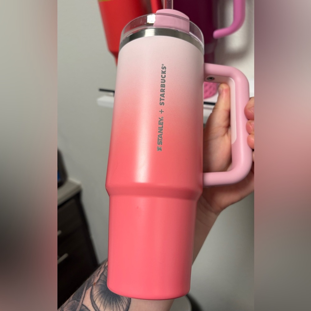 Taiwan Starbucks x Stanley Pink Gradient Tumbler